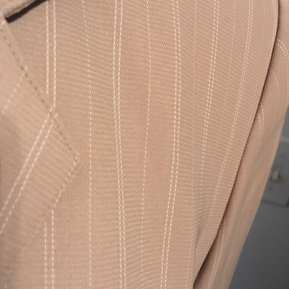 Classic Vintage Woman’s Halston suit - Picture 4 of 5